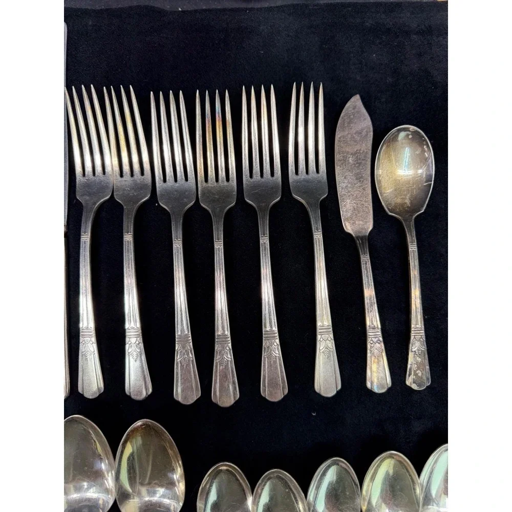 Vtg Court Silverplate, 1939 by International Silver Service for 6 Plus 2 Extras